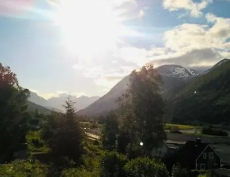 Riisevegen 18 Stryn
